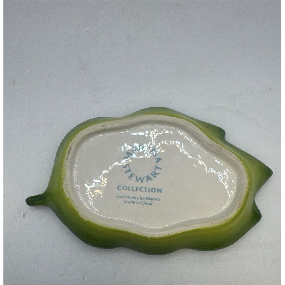Strawberry shaped Ceramic salt & pepper Shaker with leaf shaped Tray Ladybug - Picture 12 of 13